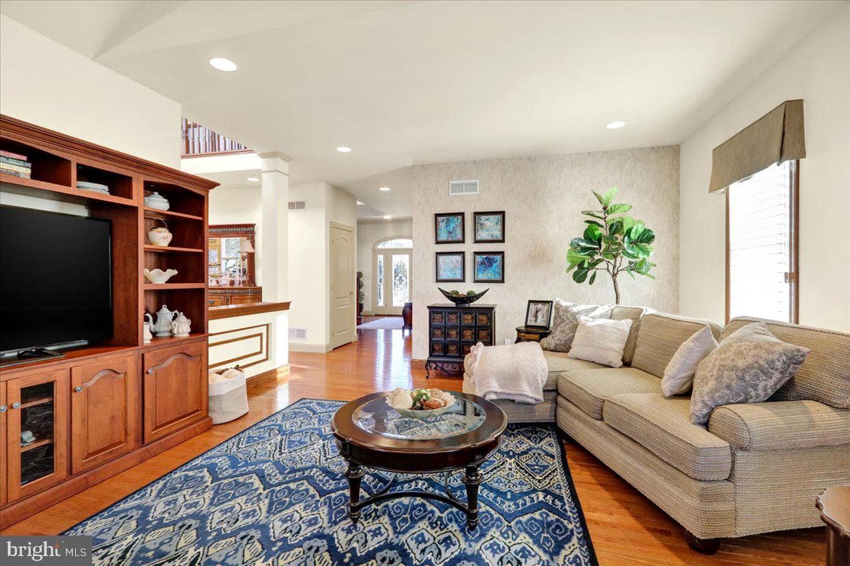 3304 Harwood Lane photo 11