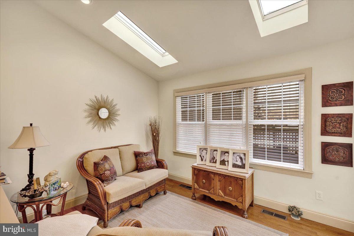 3304 Harwood Lane photo 14