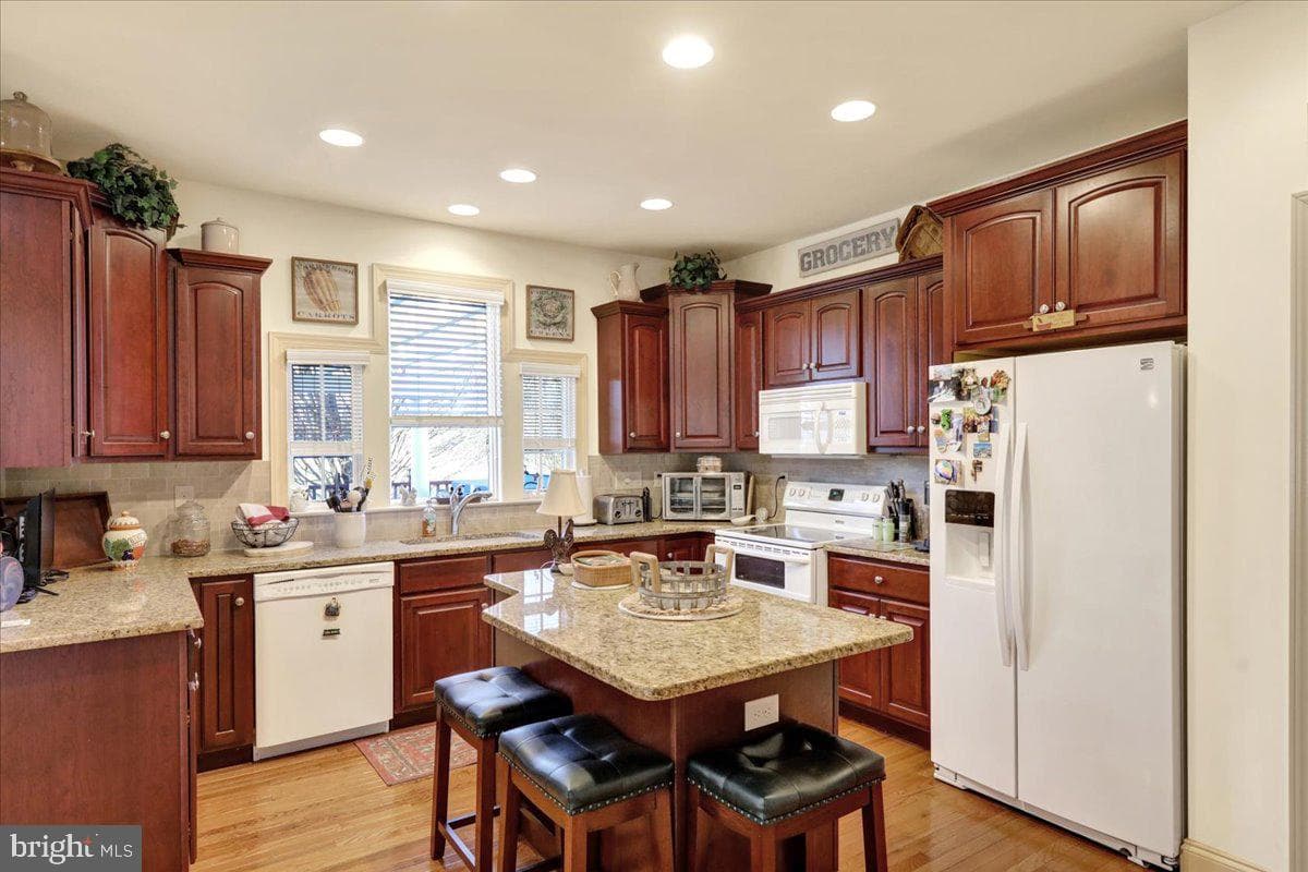 3304 Harwood Lane photo 16