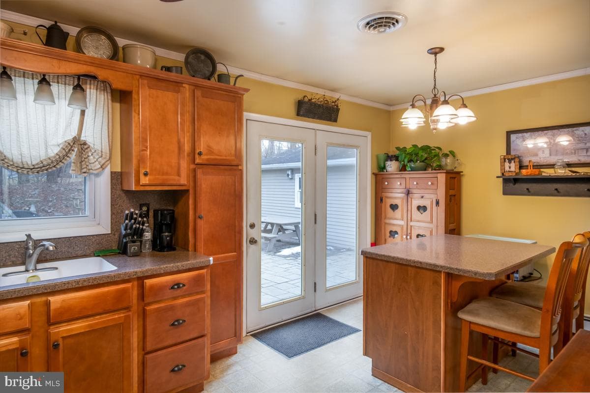 17 Villa Circle photo 11