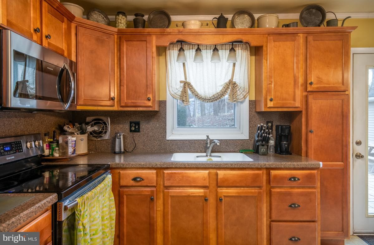 17 Villa Circle photo 12