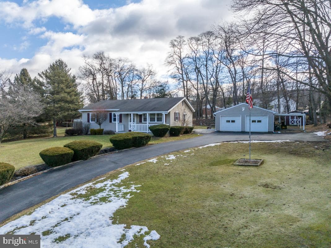 17 Villa Circle photo 2