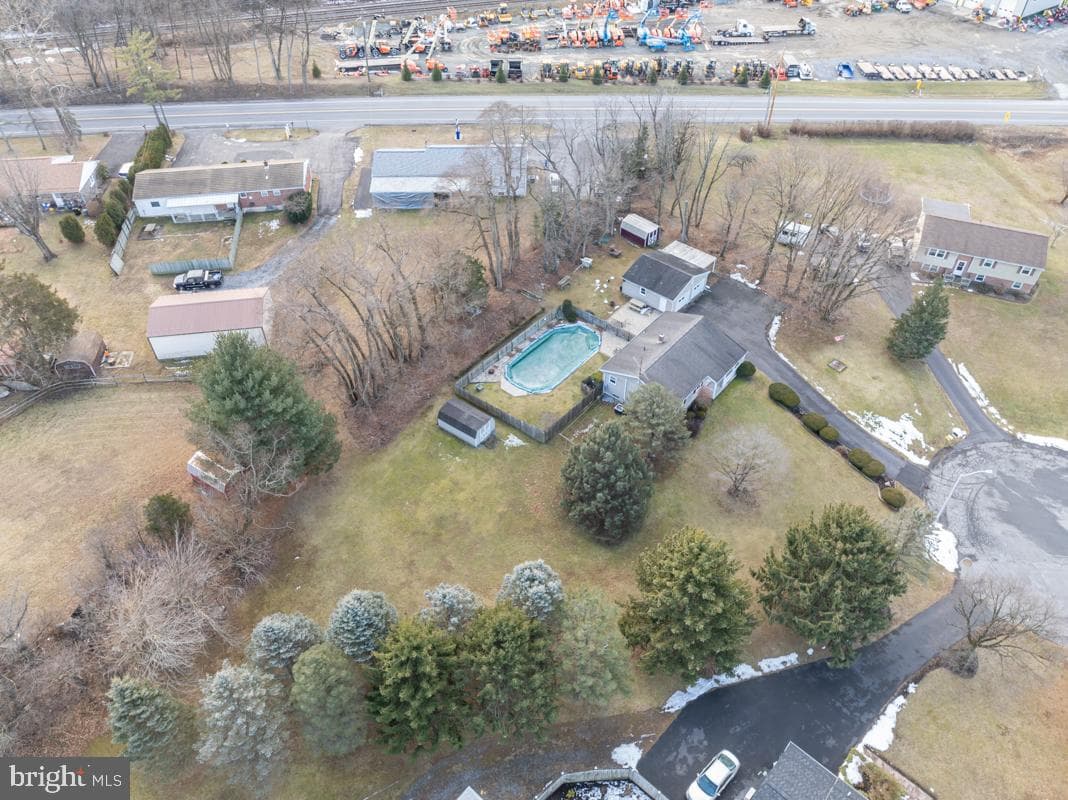 17 Villa Circle photo 32