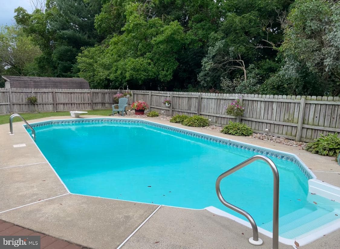 17 Villa Circle photo 41