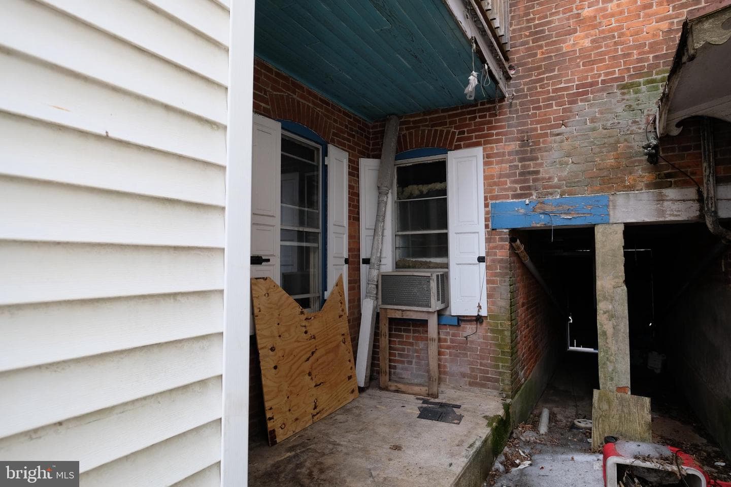 146 Normal Avenue photo 28
