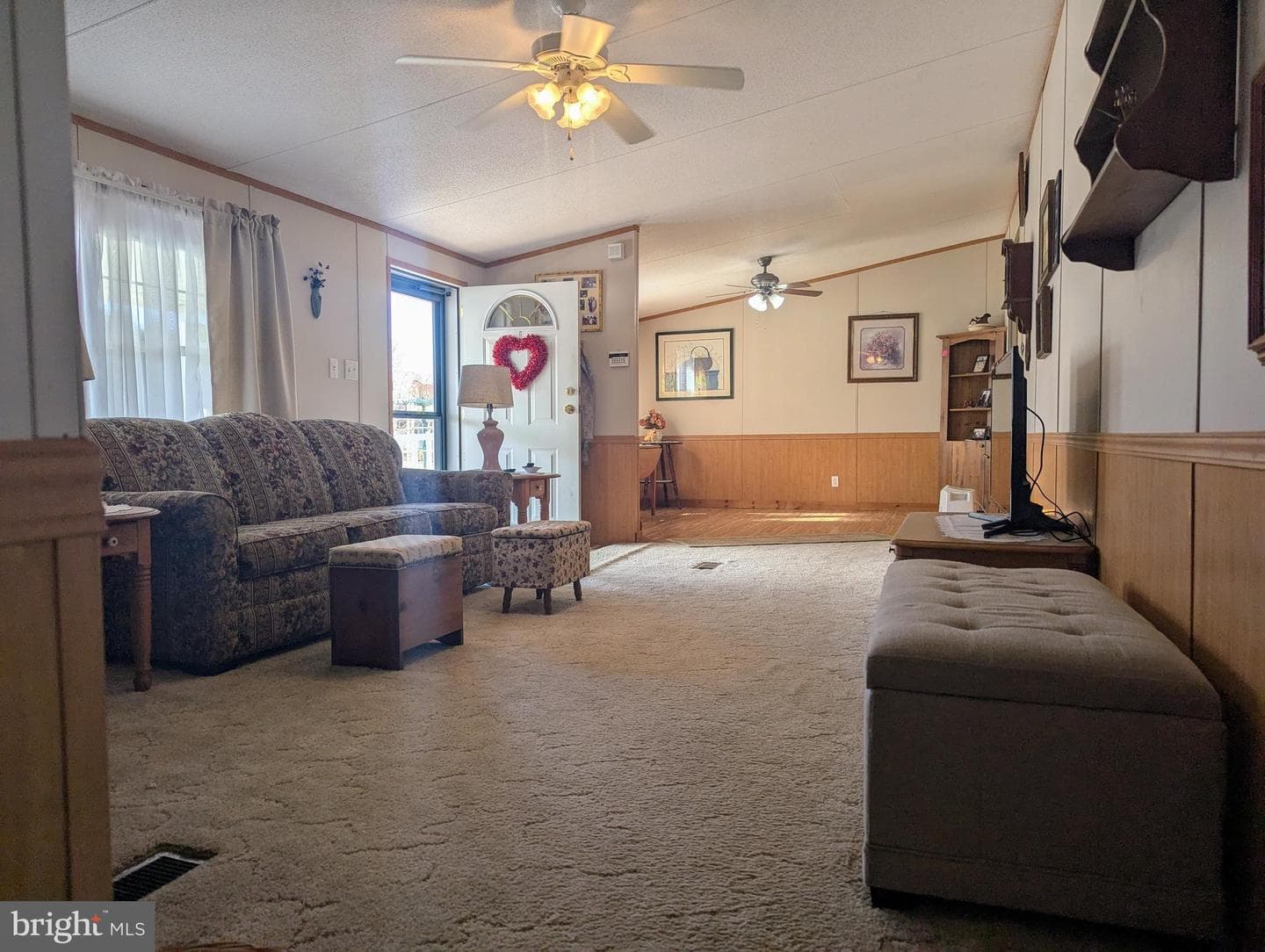 525 Elm Avenue photo 15