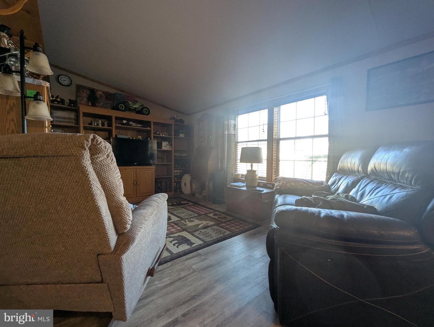 525 Elm Avenue photo 30