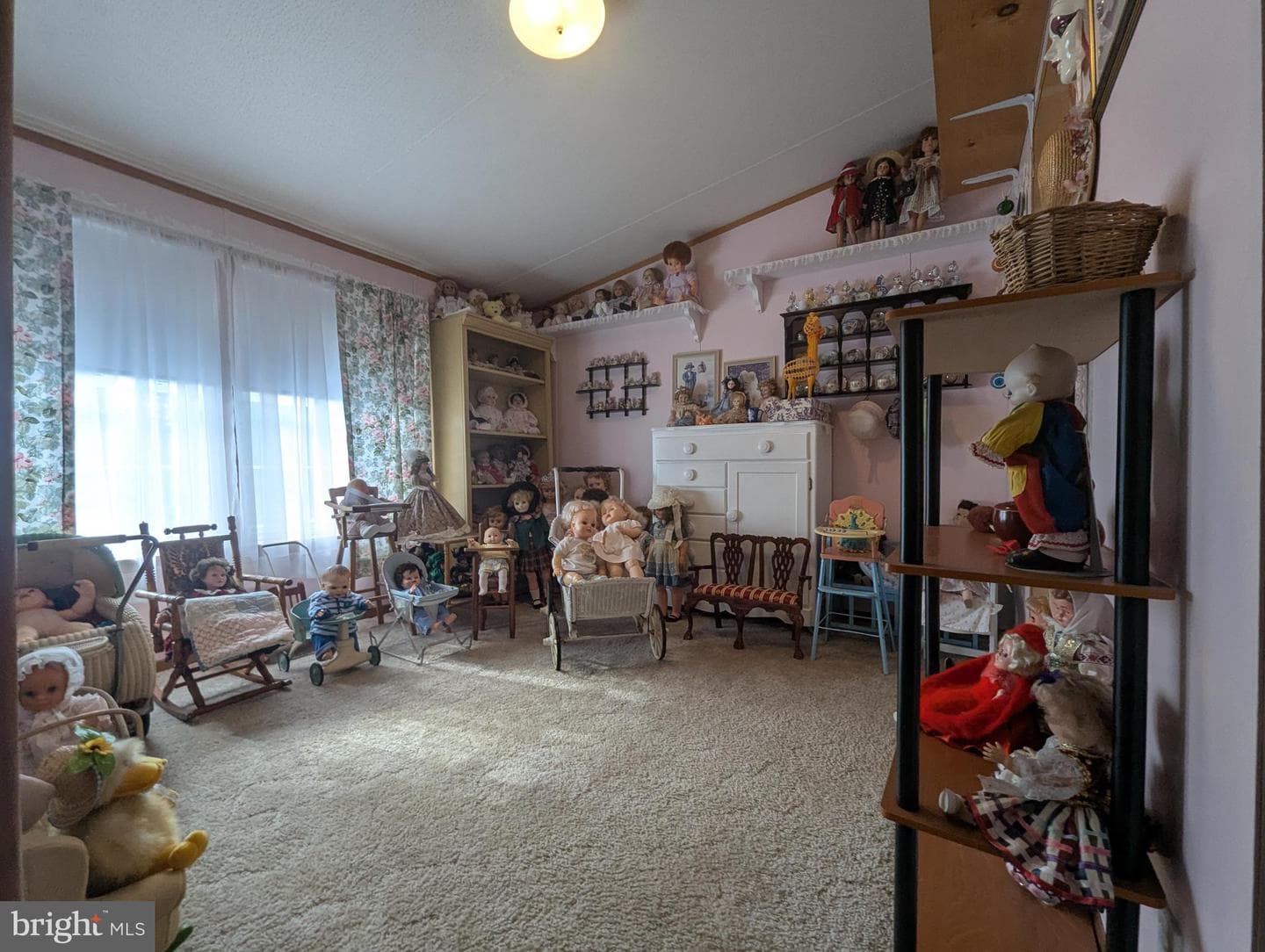 525 Elm Avenue photo 34