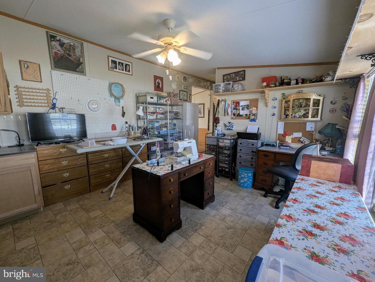 525 Elm Avenue photo 46