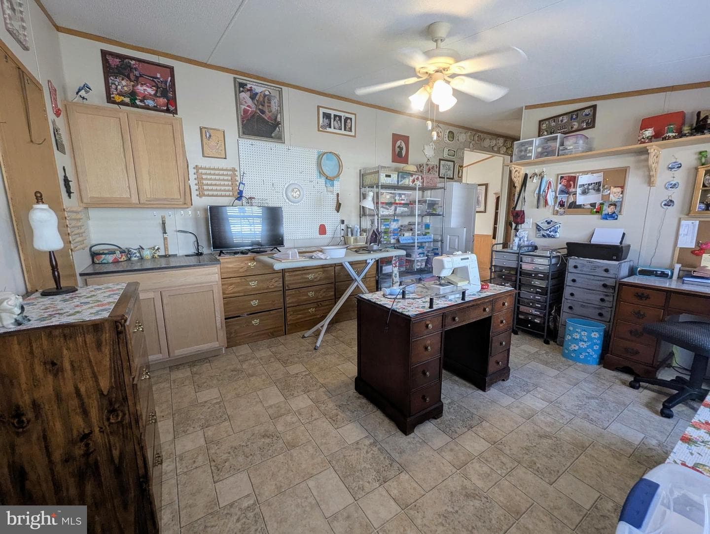 525 Elm Avenue photo 47