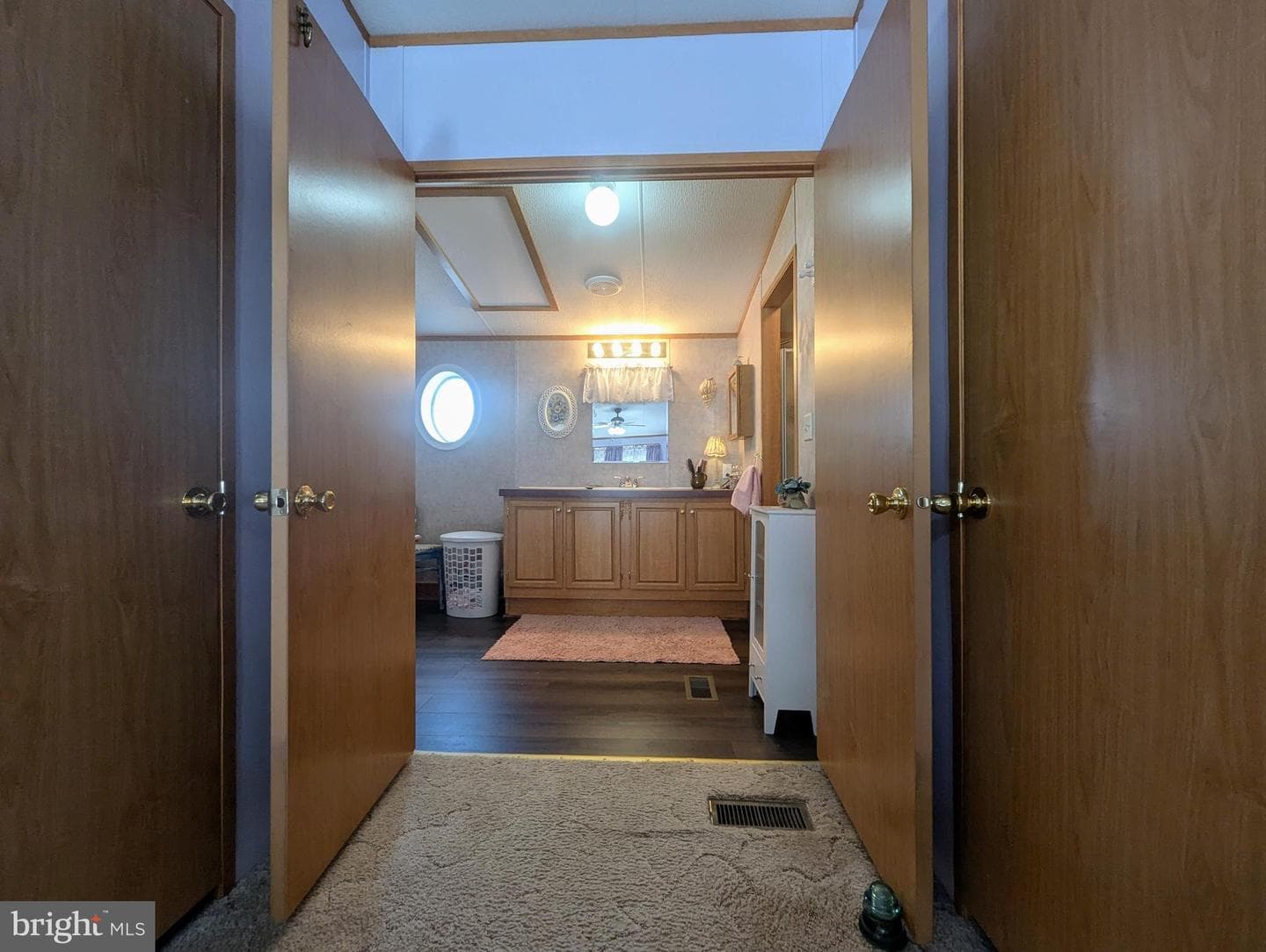 525 Elm Avenue photo 58