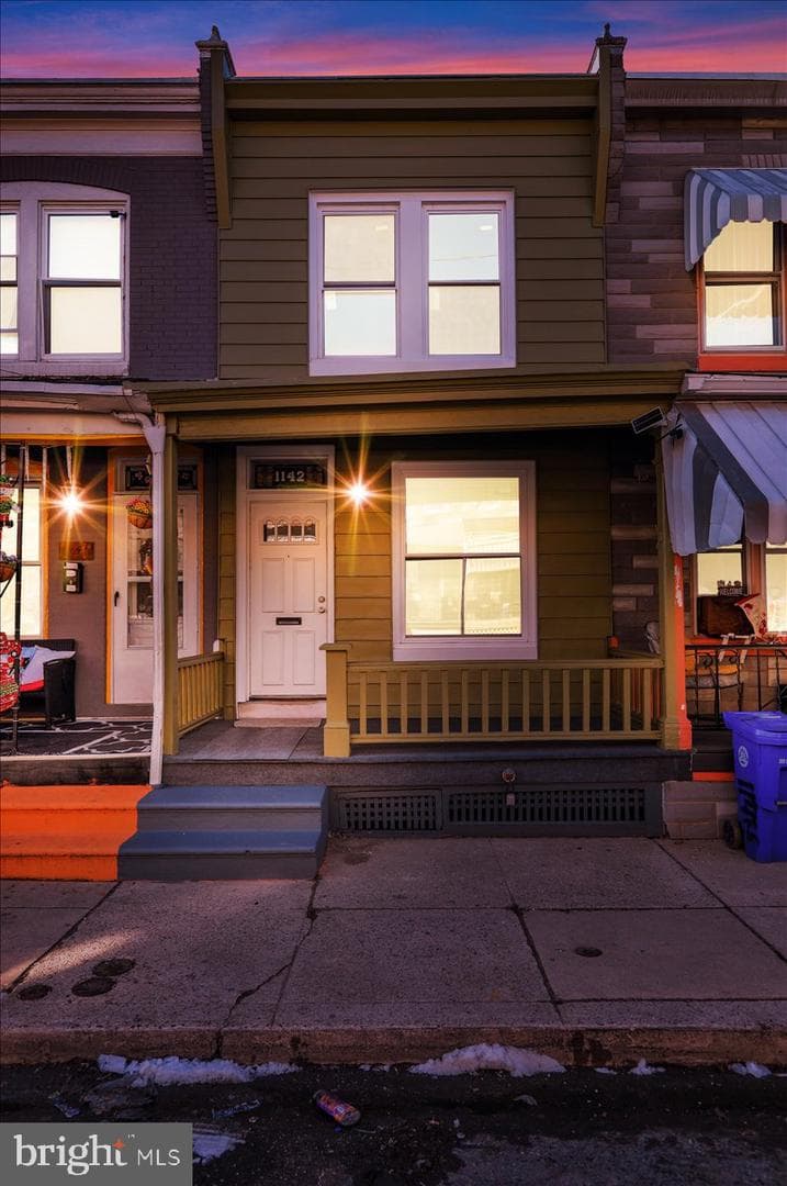 1142 Birch Street photo 3