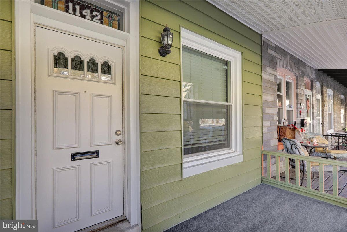 1142 Birch Street photo 5
