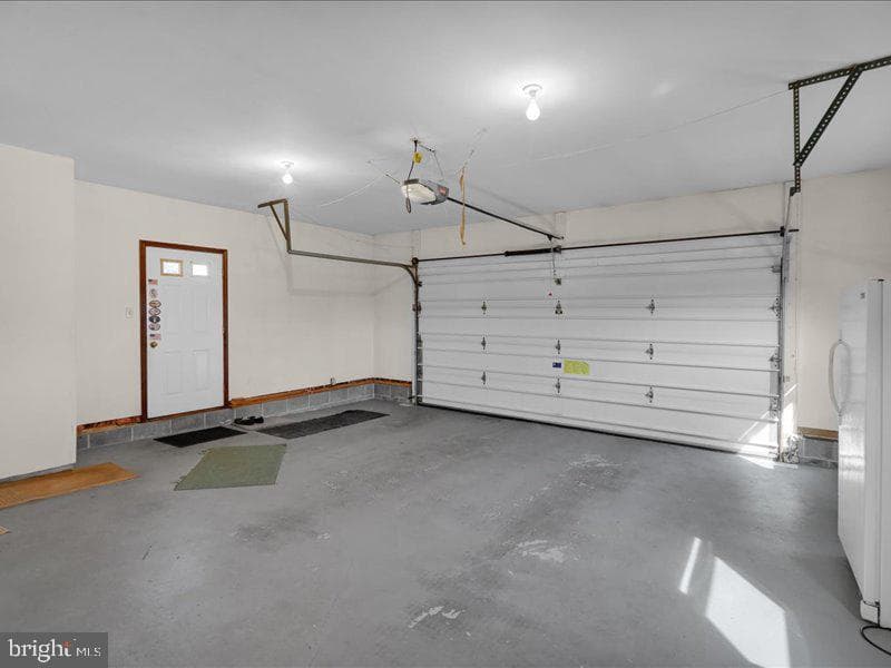 54 Wanshop Road photo 3