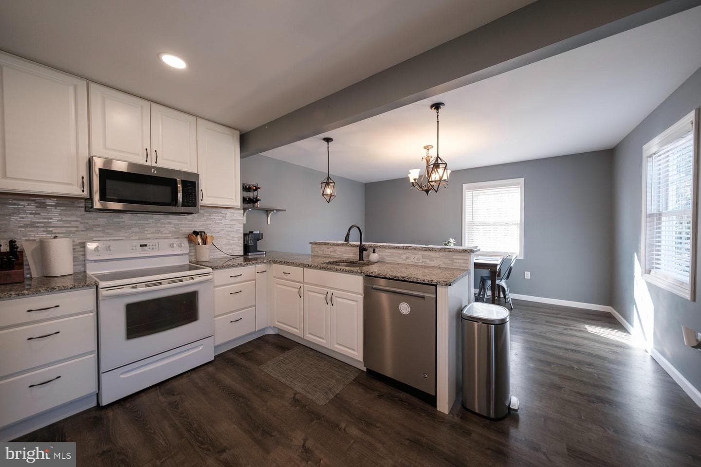 2640 Grandview Boulevard photo 13