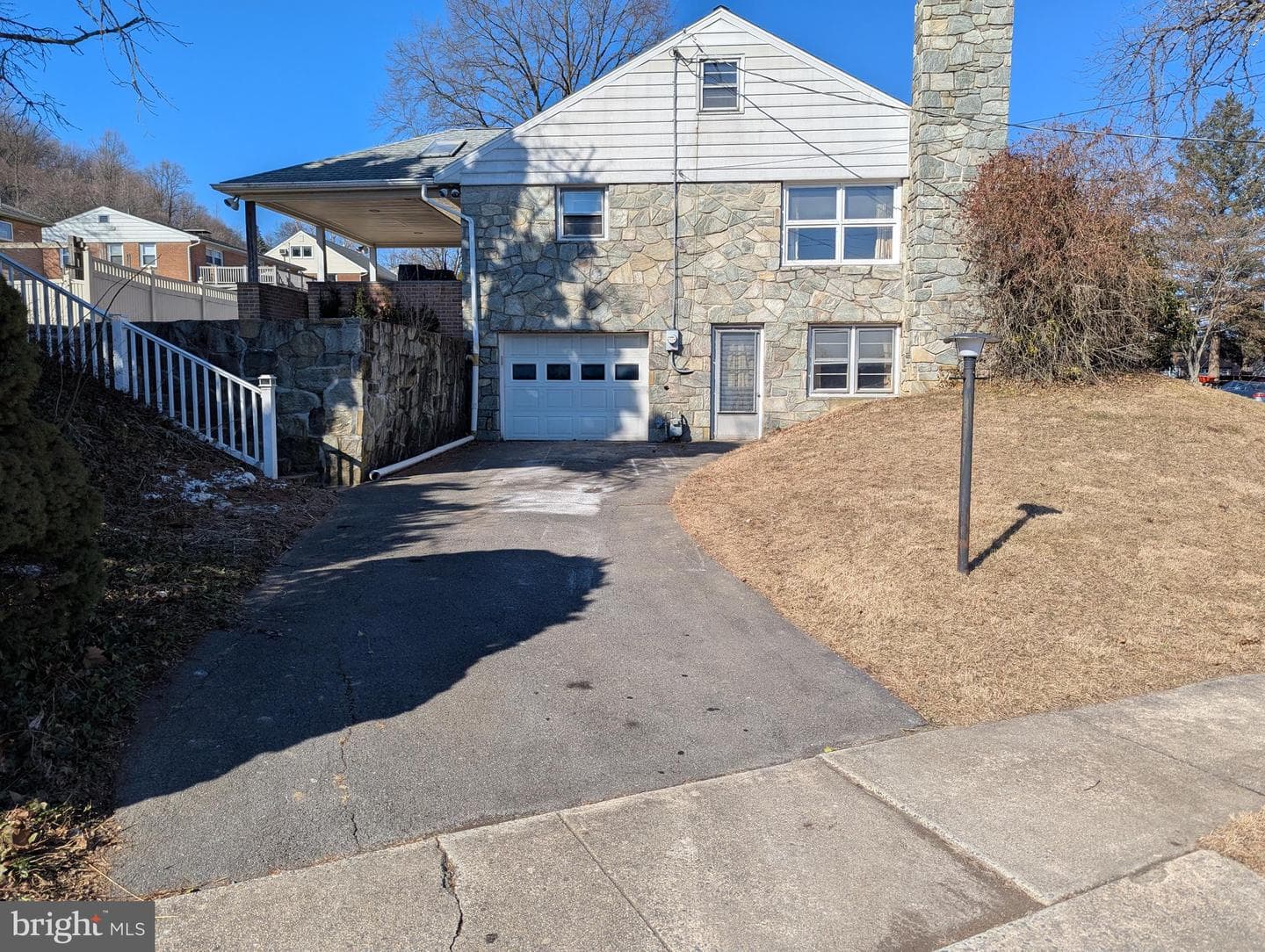 320 Hillside Drive photo 2