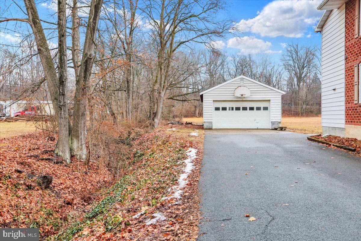 583 Mohrsville Road photo 42