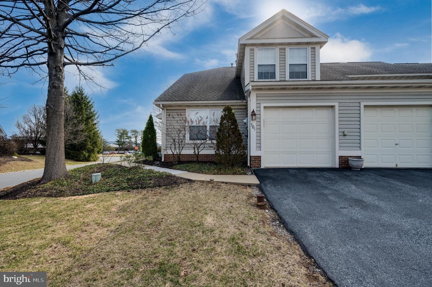 501 Oak Hill Lane photo 2