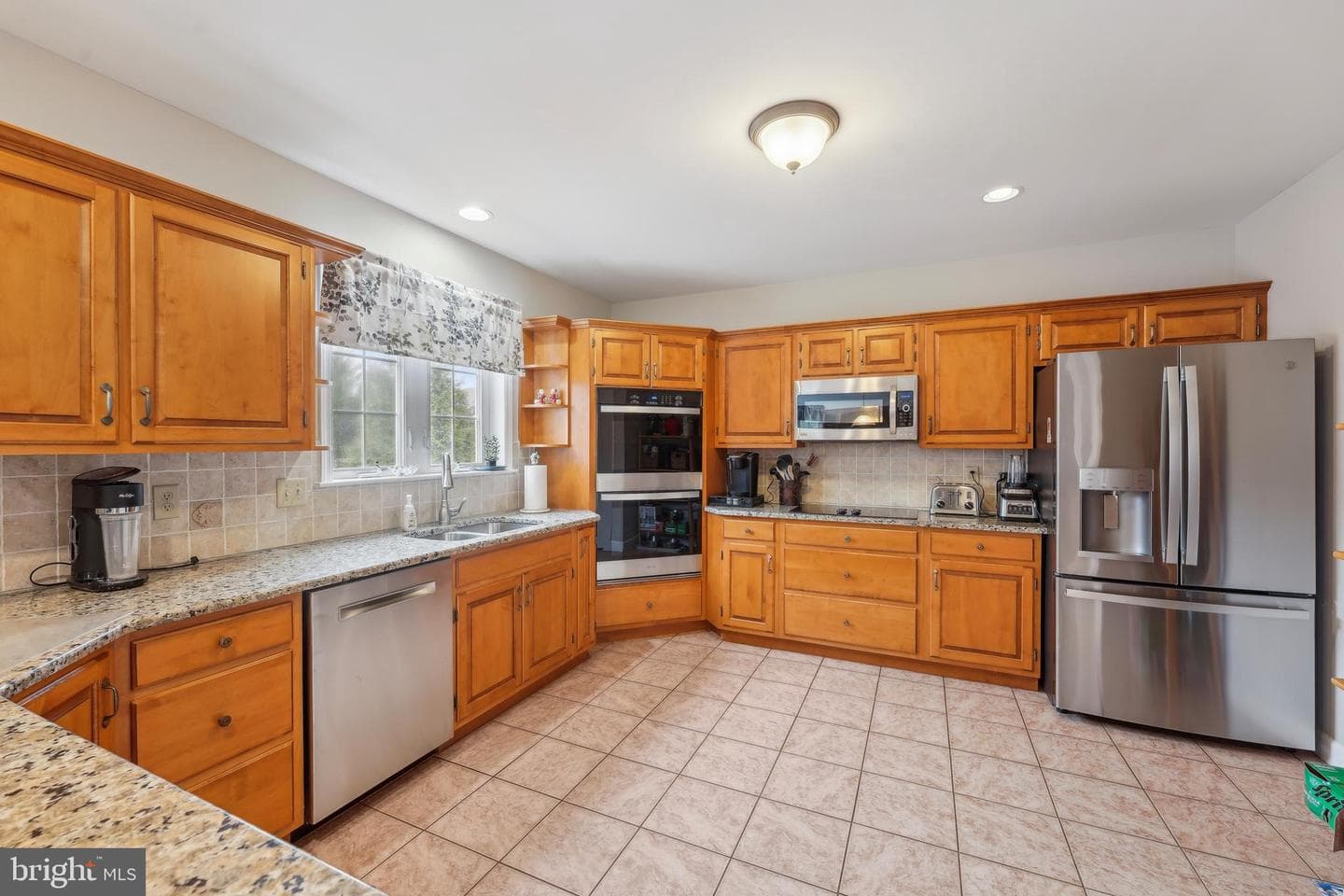 113 Martin Lane photo 11