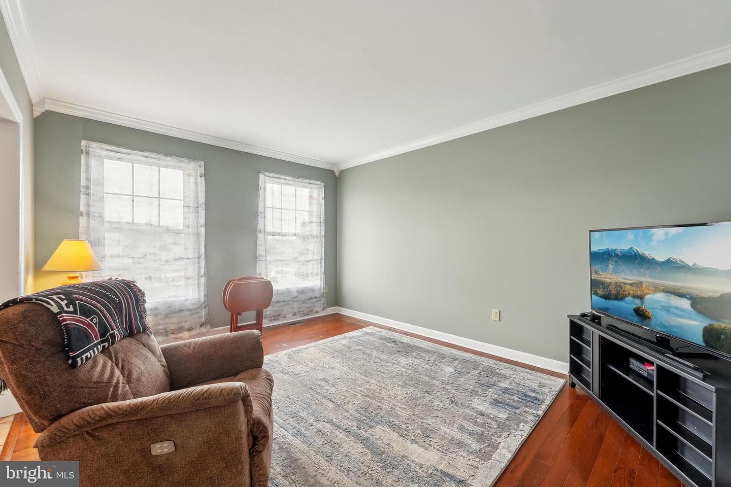 113 Martin Lane photo 18
