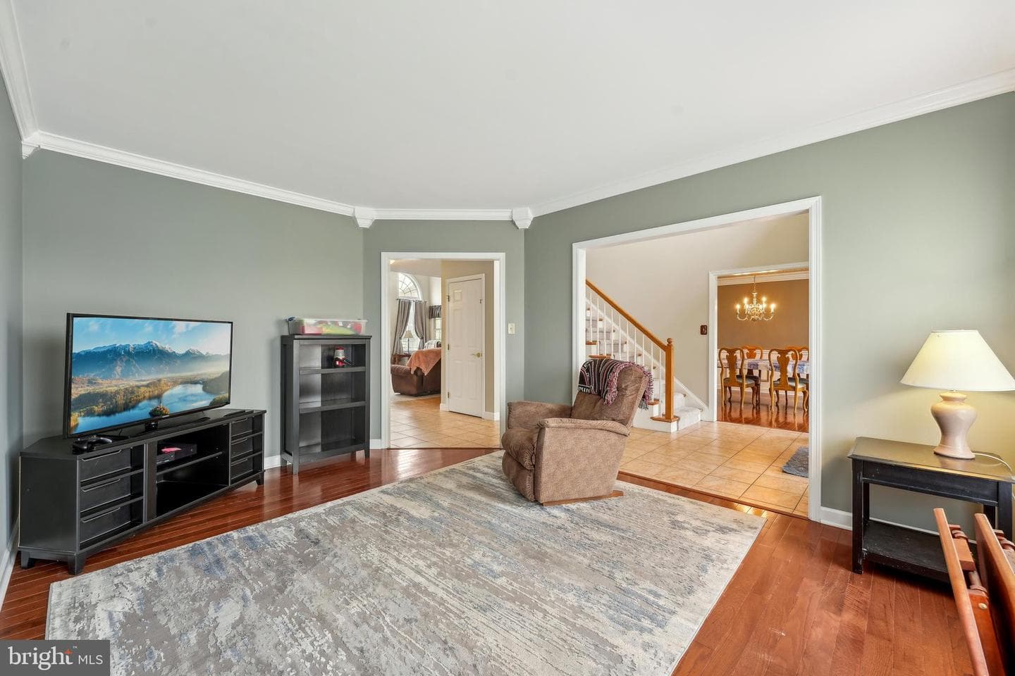 113 Martin Lane photo 19