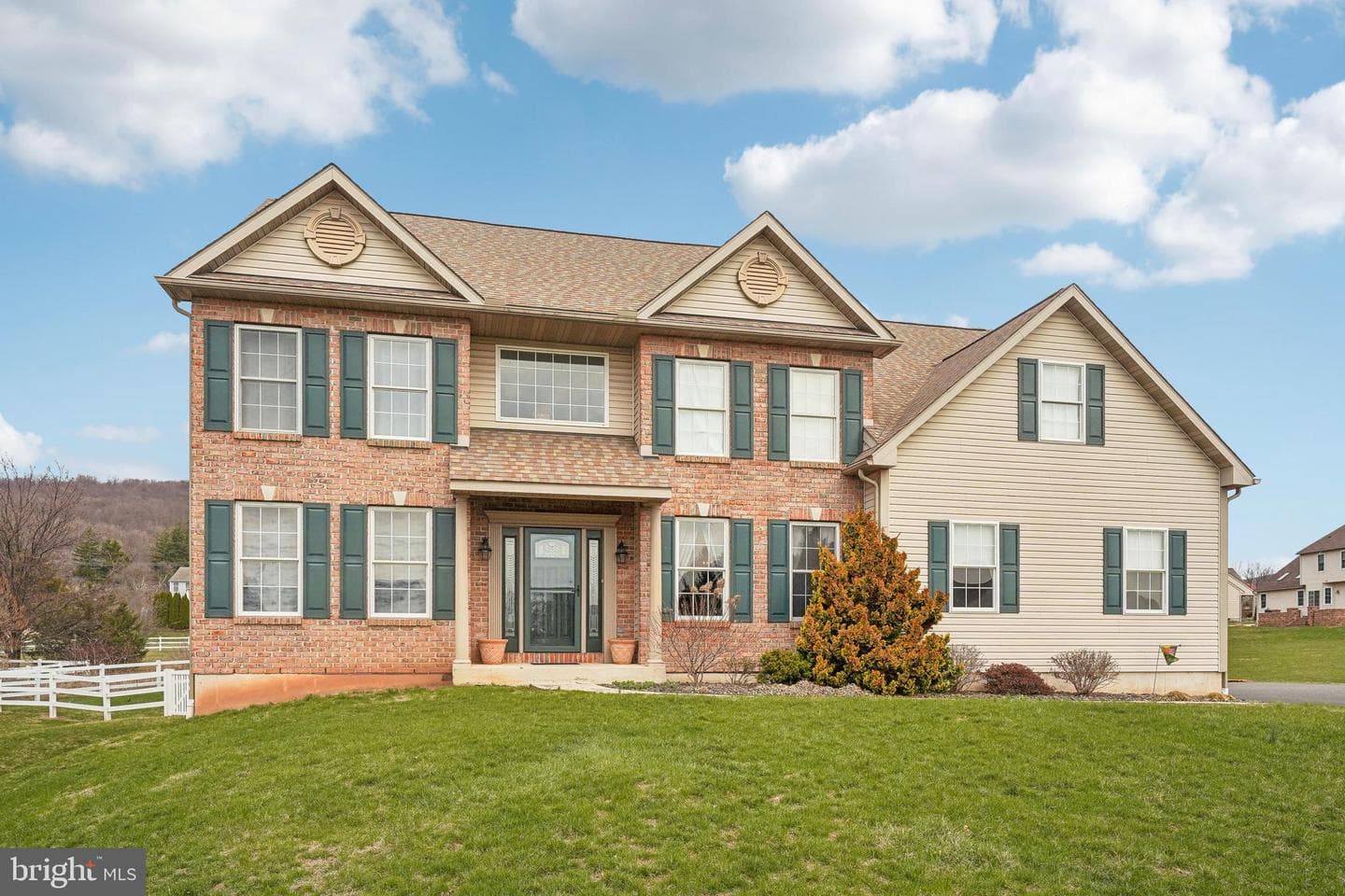 113 Martin Lane photo 2