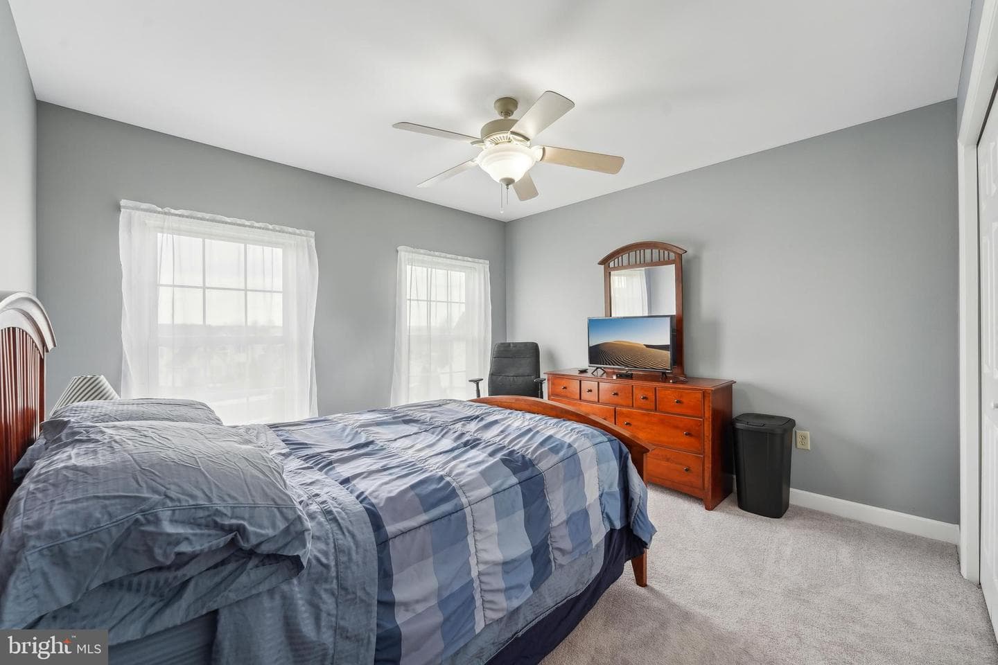113 Martin Lane photo 36