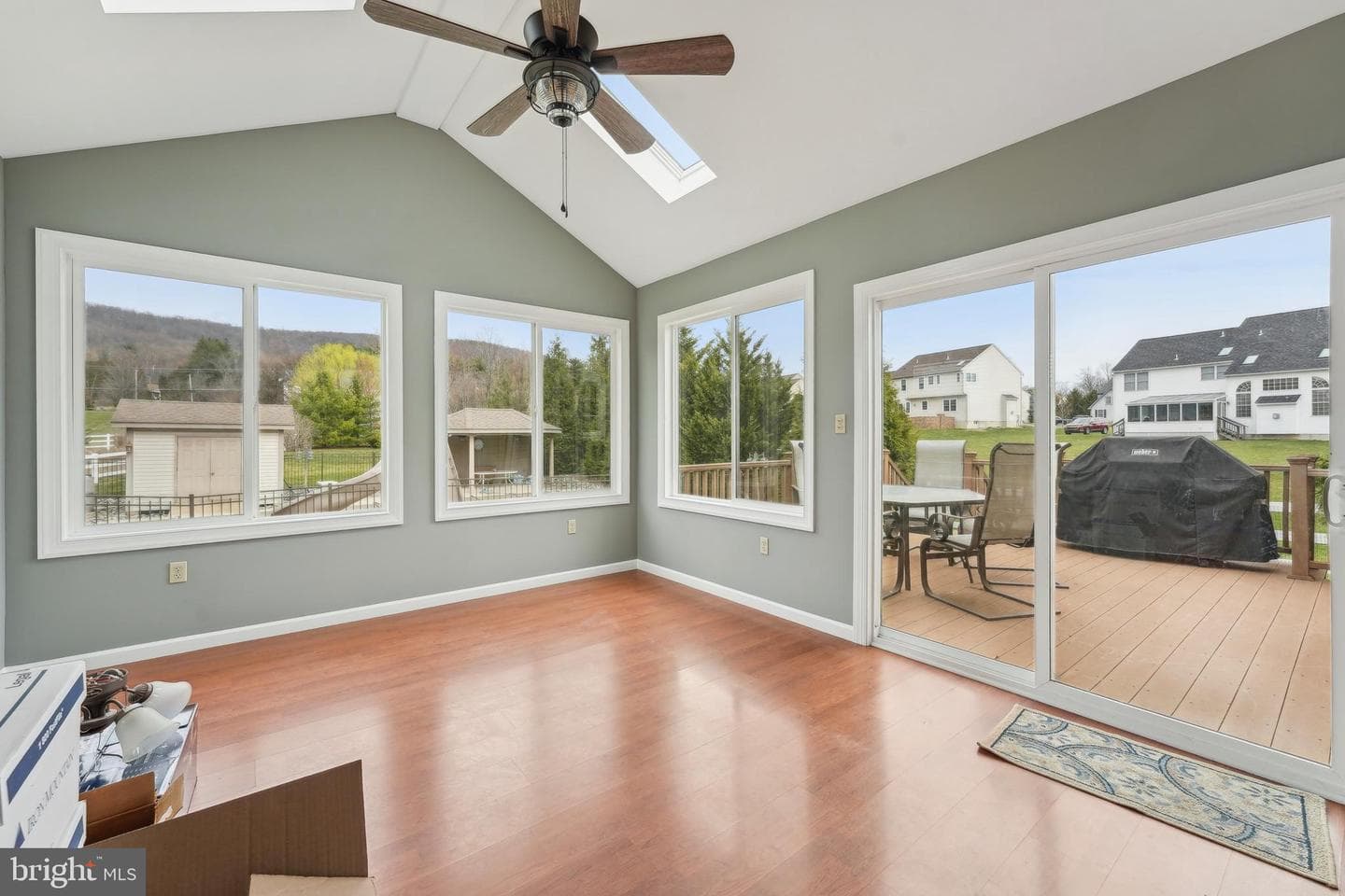 113 Martin Lane photo 38