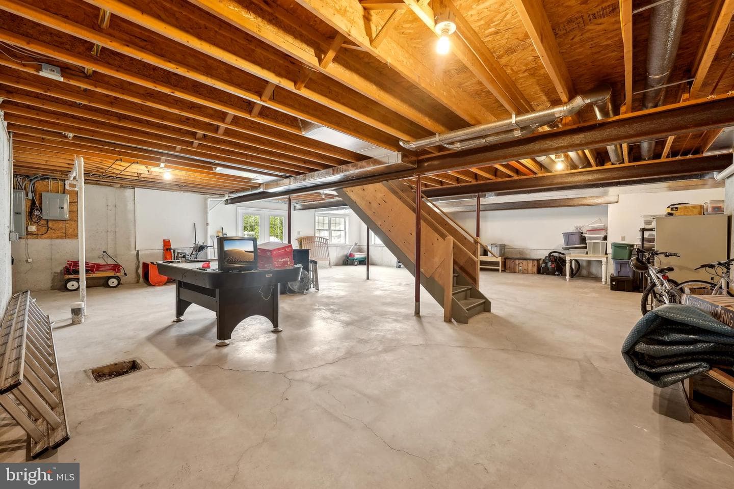 113 Martin Lane photo 44