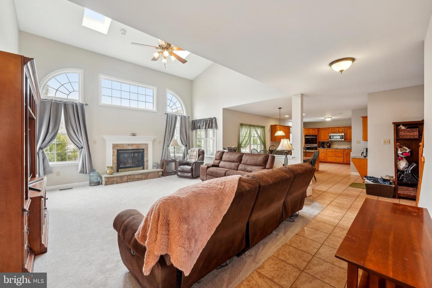 113 Martin Lane photo 5