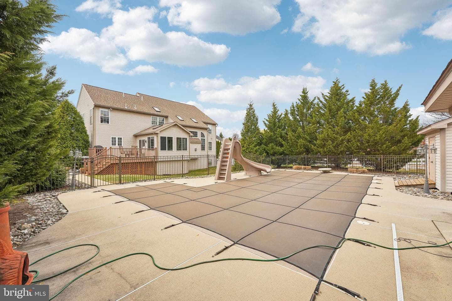 113 Martin Lane photo 51