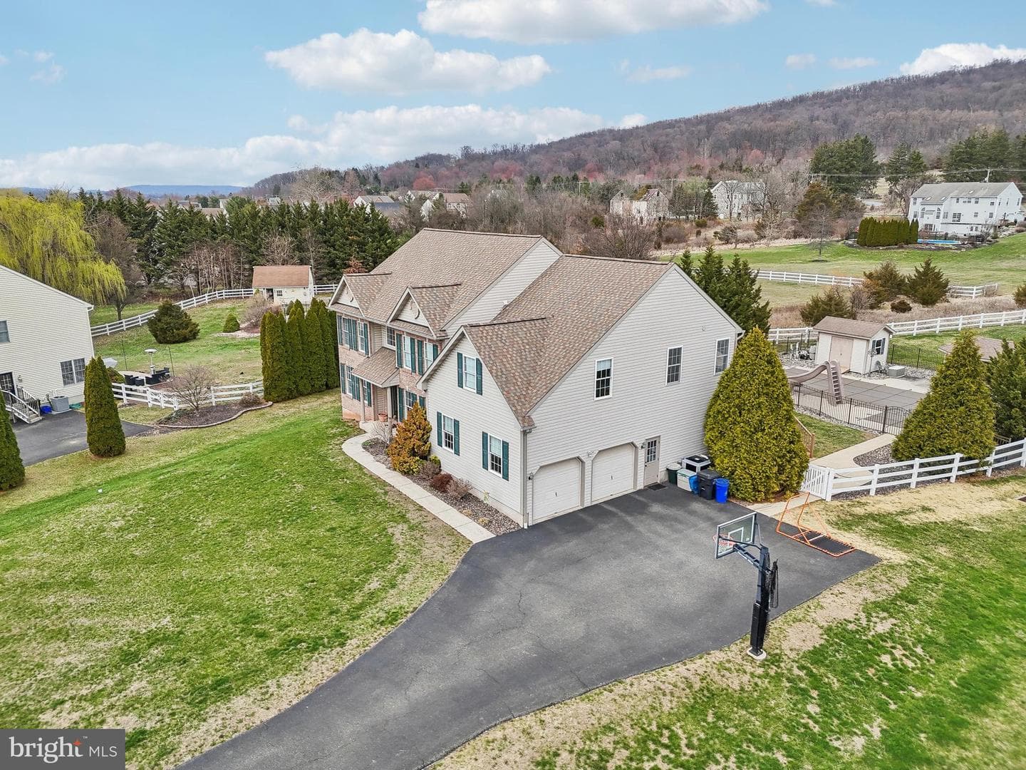 113 Martin Lane photo 59