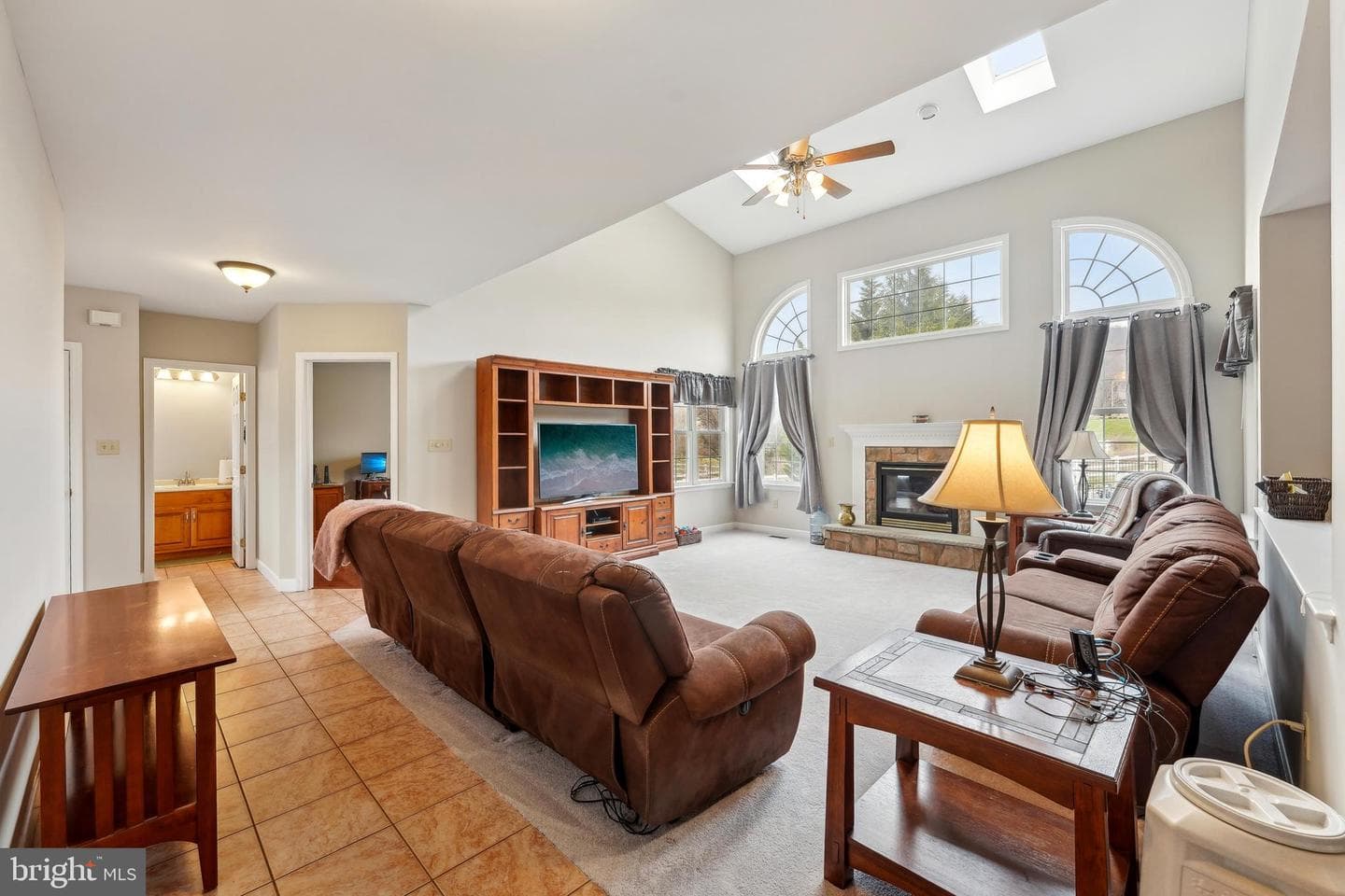 113 Martin Lane photo 6