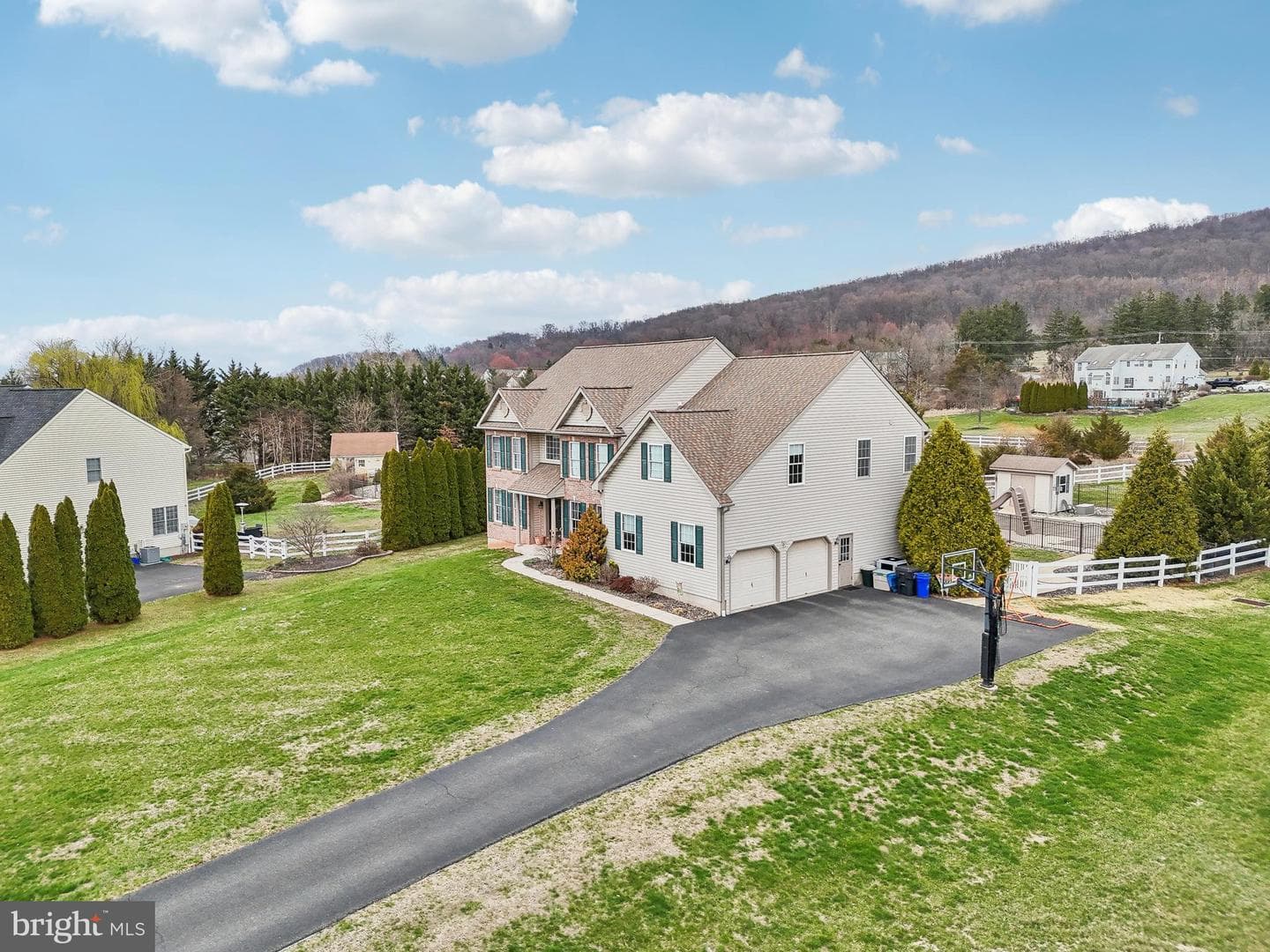 113 Martin Lane photo 60