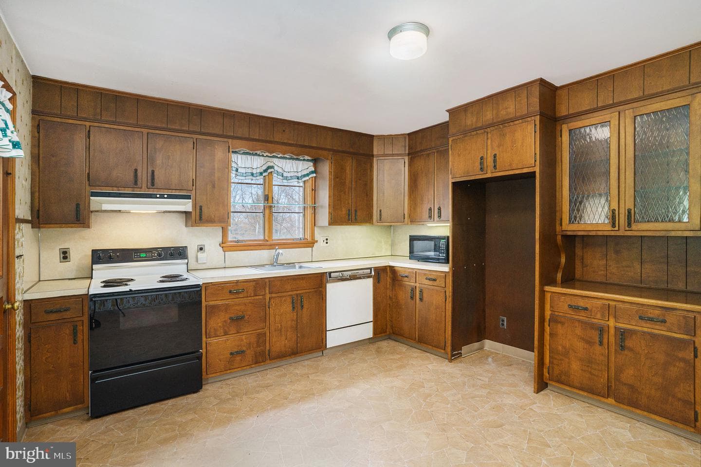 1042 Weisstown Road photo 10