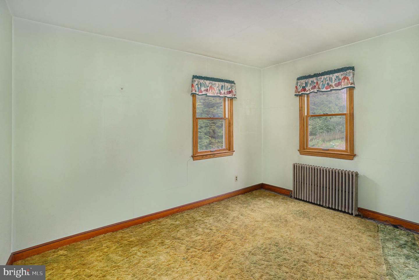 1042 Weisstown Road photo 12