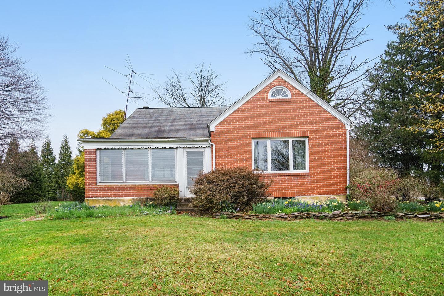 1042 Weisstown Road photo 2