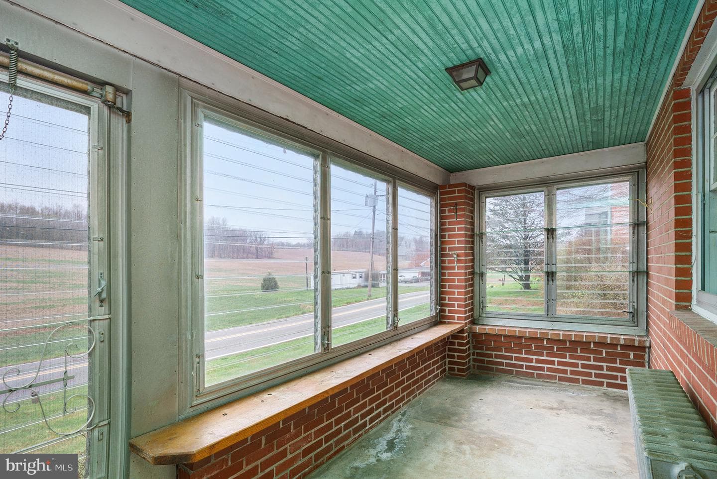 1042 Weisstown Road photo 3