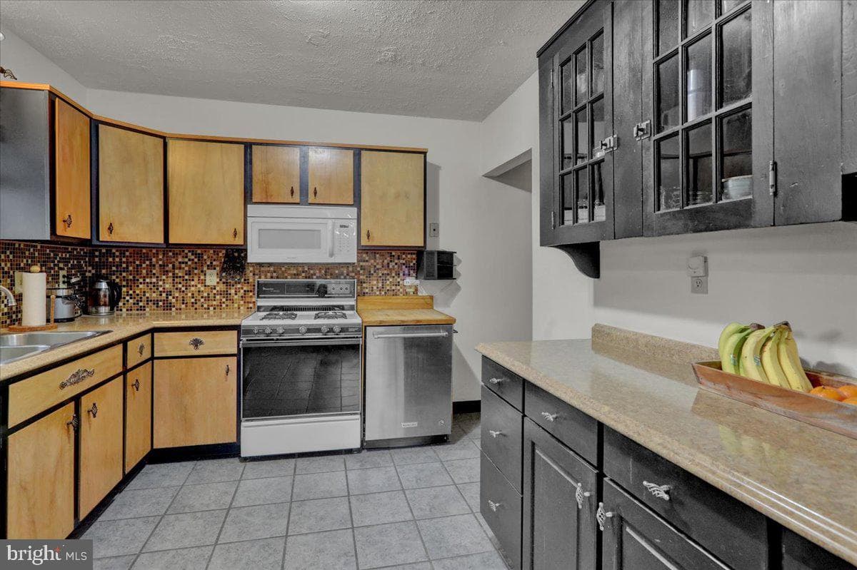 160 W 48th Street photo 10