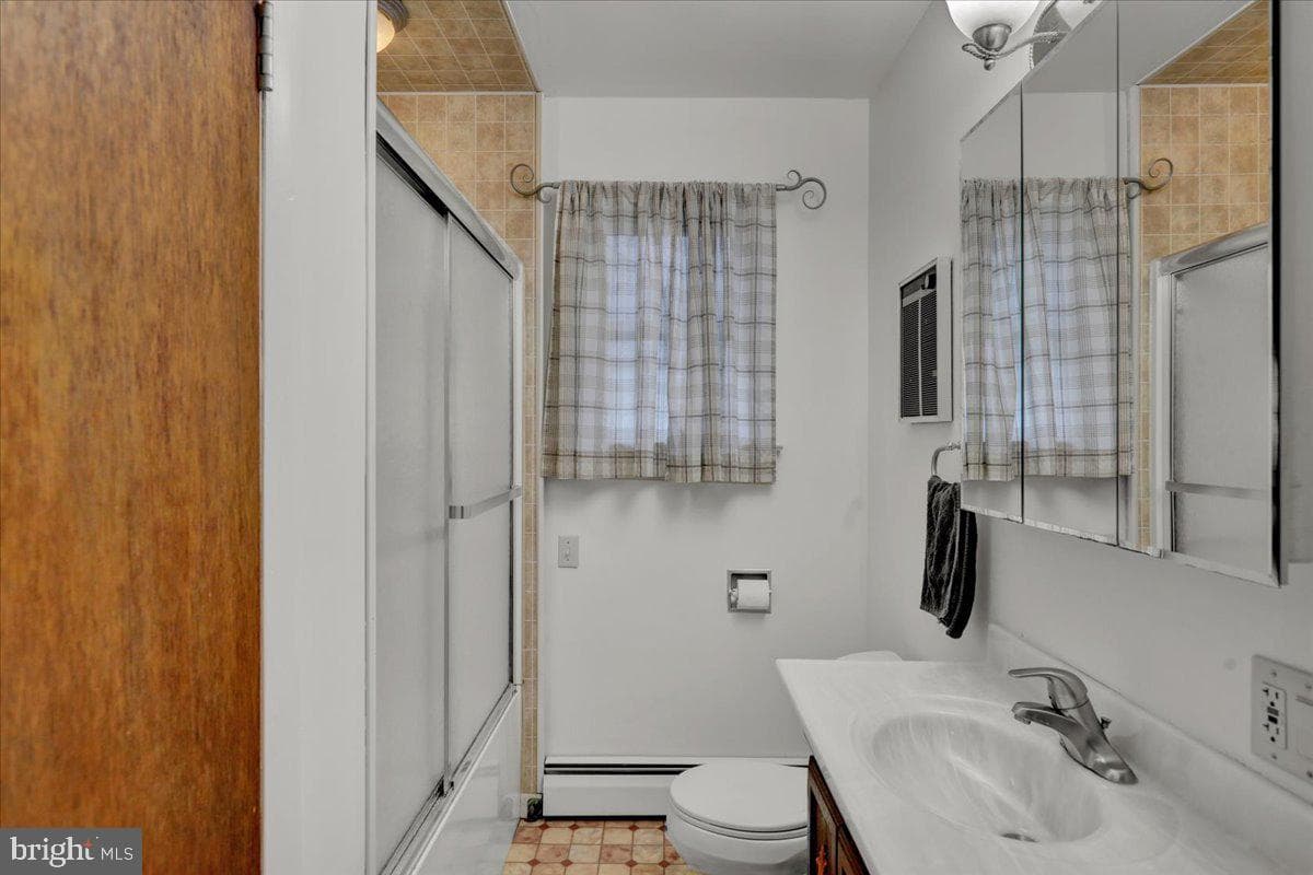 160 W 48th Street photo 19