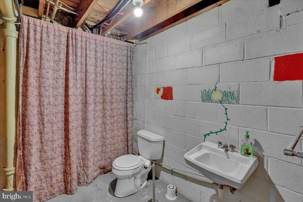 160 W 48th Street photo 28