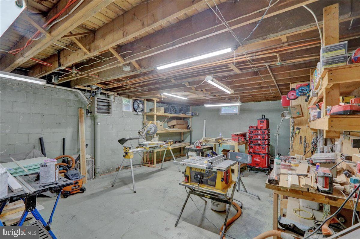 160 W 48th Street photo 29