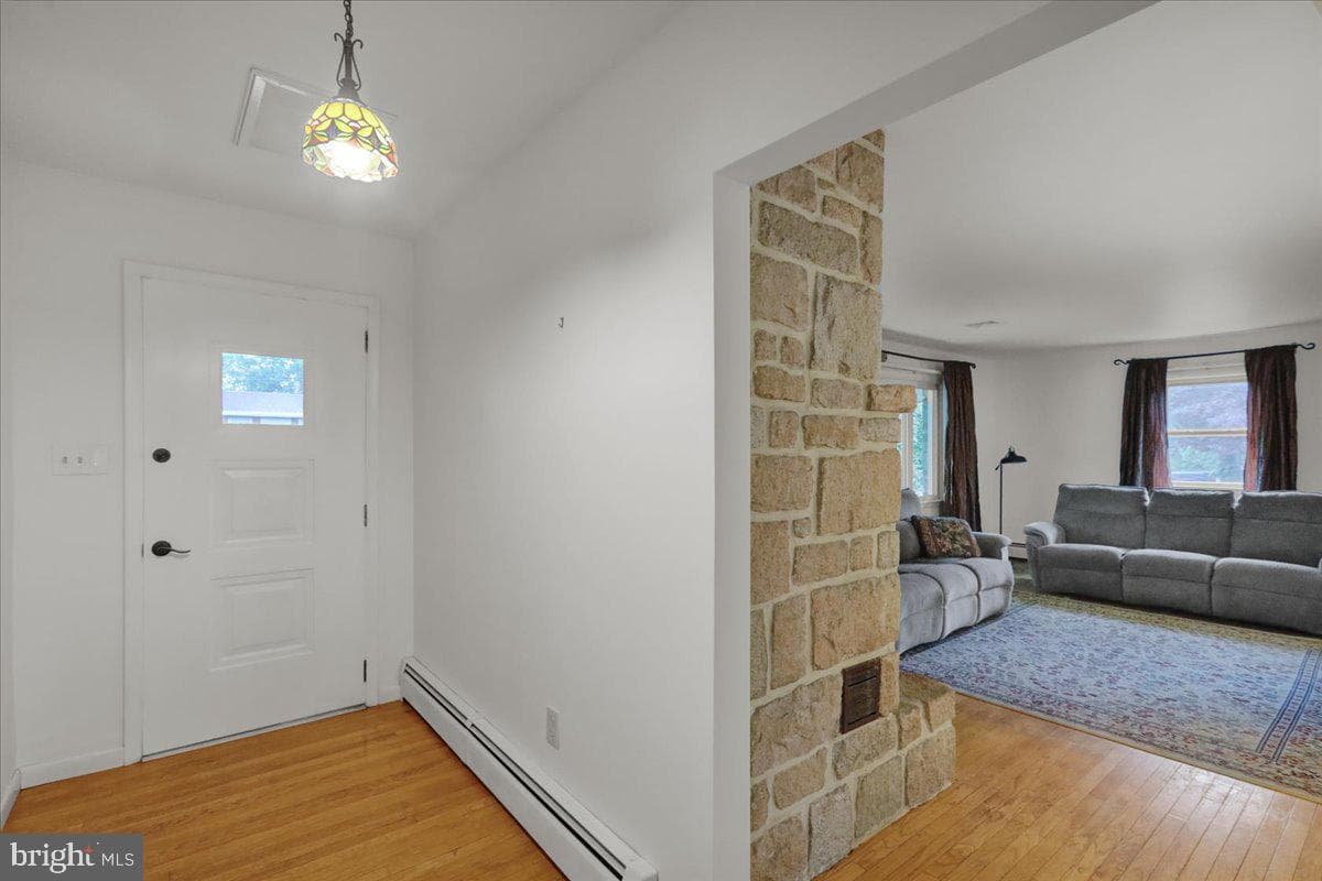 160 W 48th Street photo 4