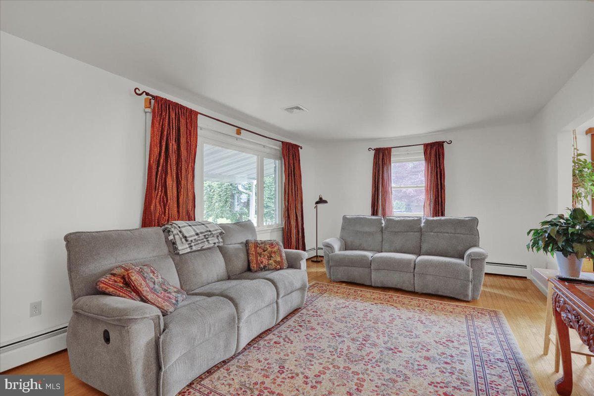 160 W 48th Street photo 5