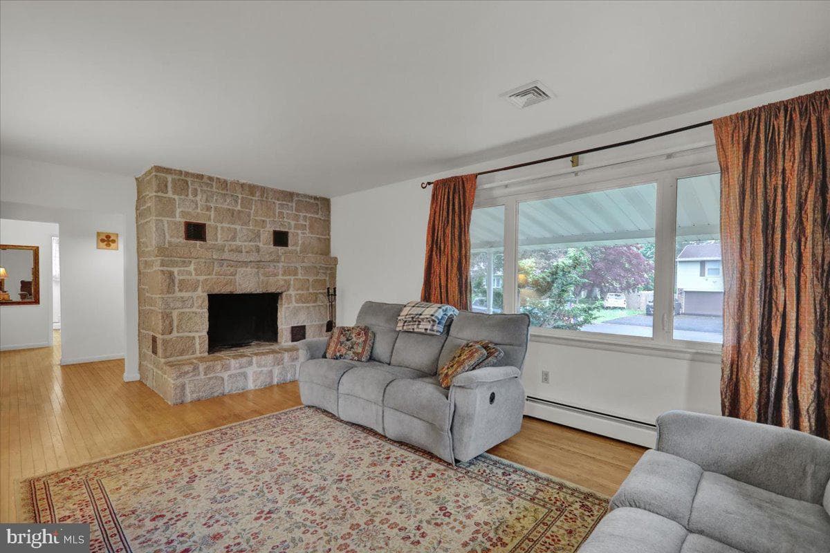 160 W 48th Street photo 6