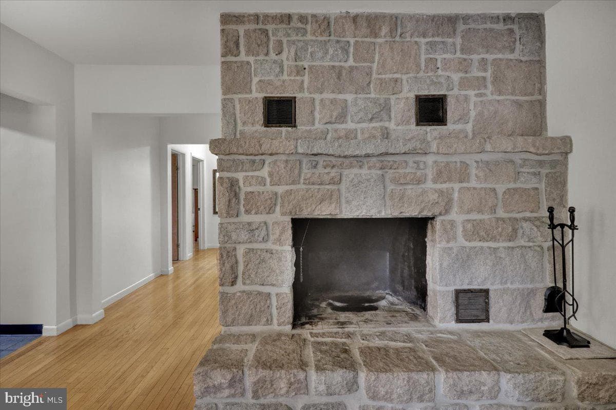 160 W 48th Street photo 8