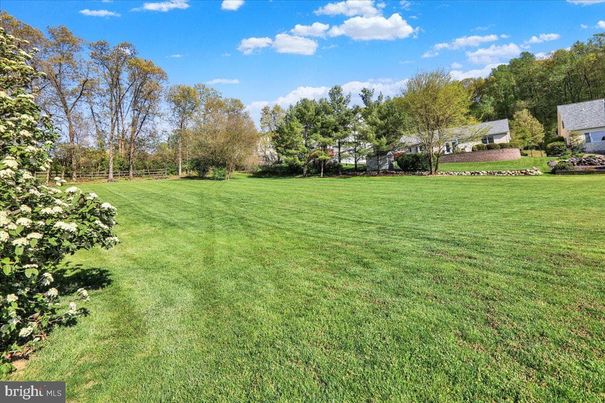 314 Sycamore Lane photo 34
