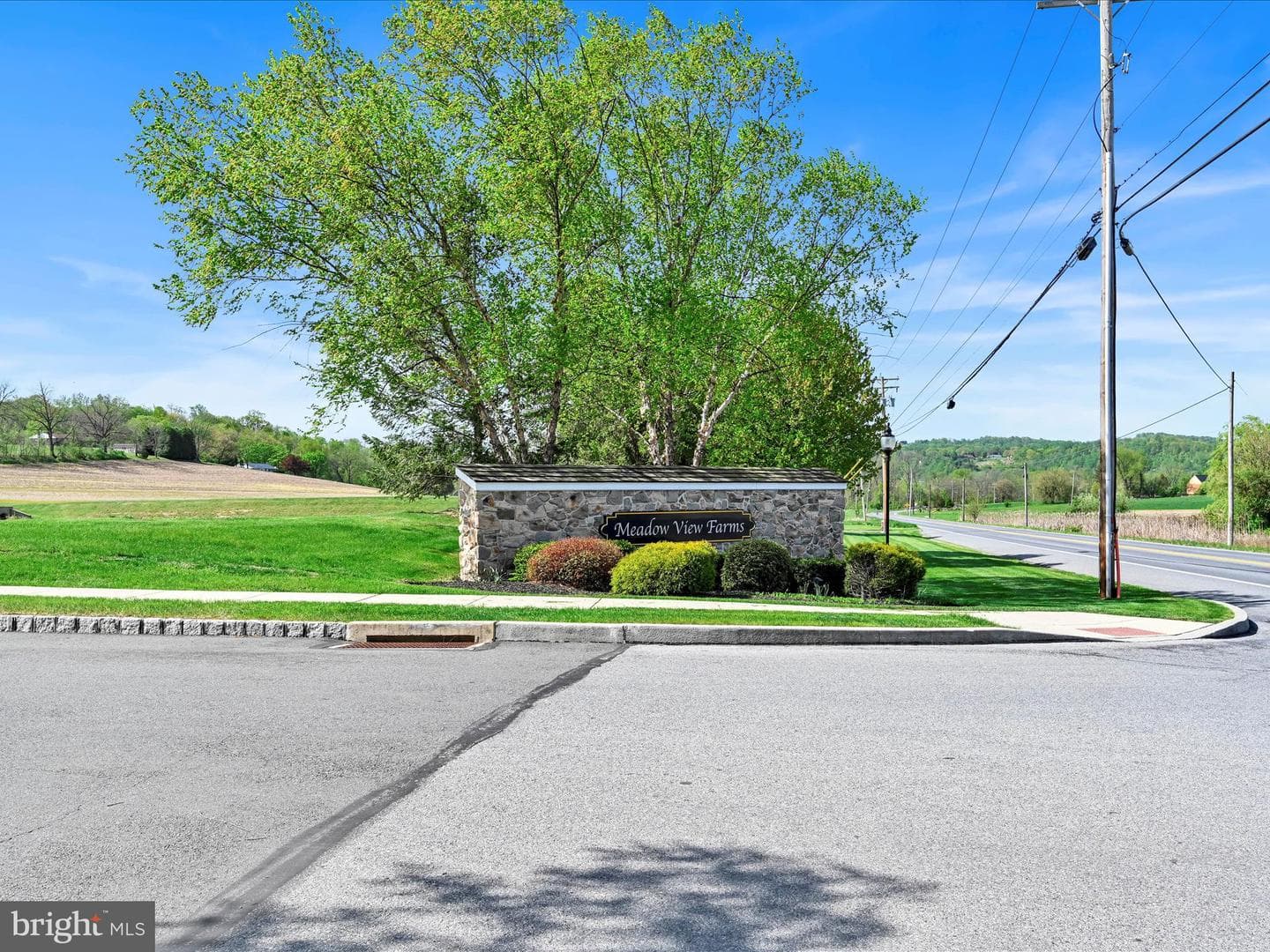 2 Fox Chase Lane photo 35