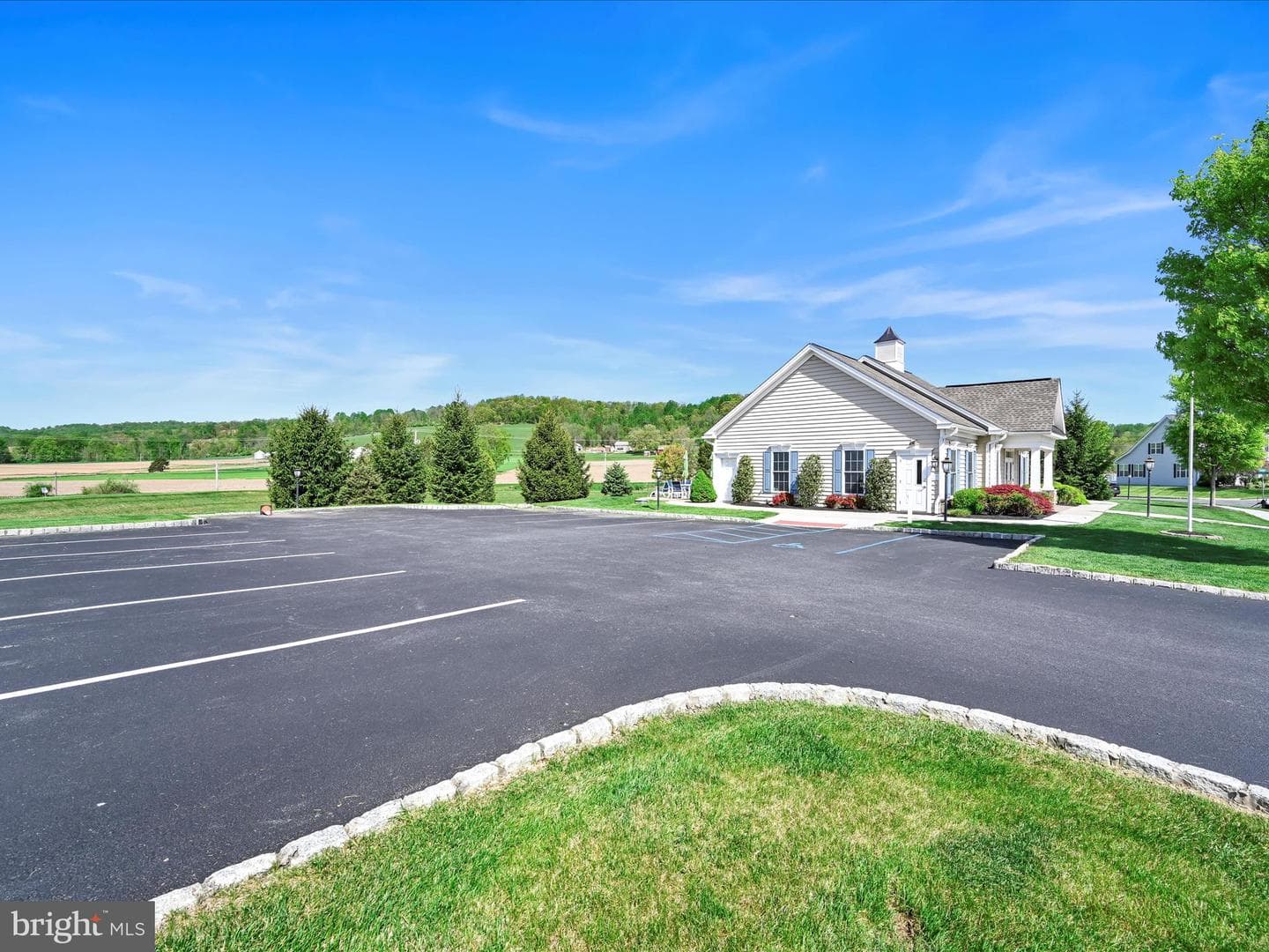 2 Fox Chase Lane photo 37