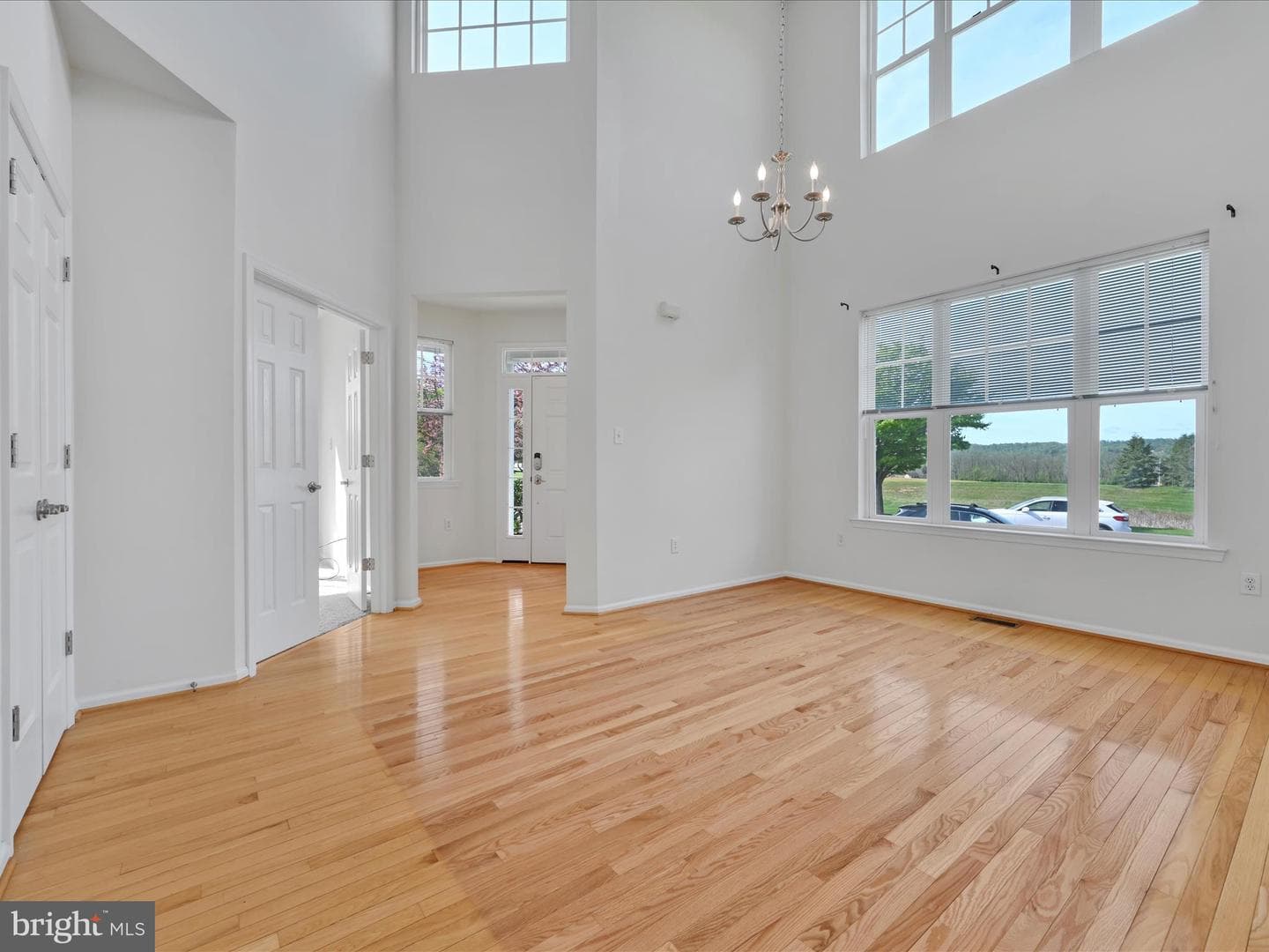 2 Fox Chase Lane photo 4